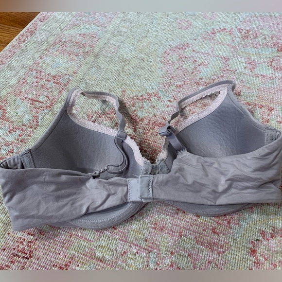Victoria’s Secret bra Body by Victoria size 34C - Picture 3 of 3